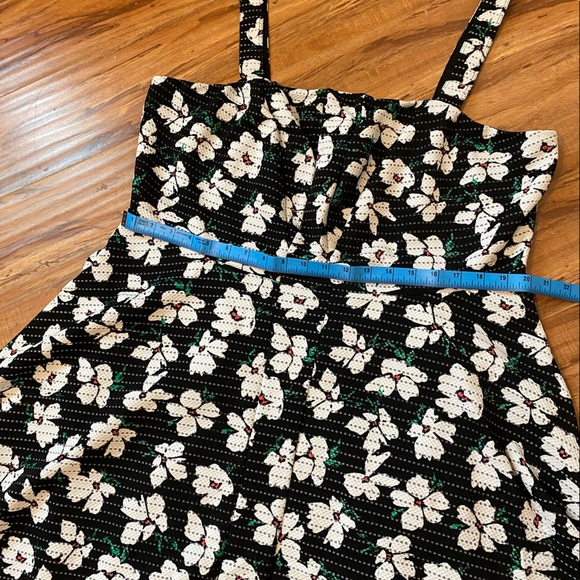 Torrid textured daisy dress Size 20 - Picture 8 of 12